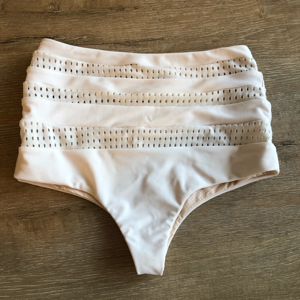 Perfect condition acacia high waist bottoms